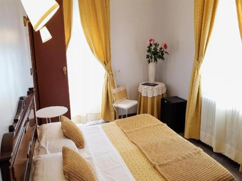 Hotel Ponte Sassi image