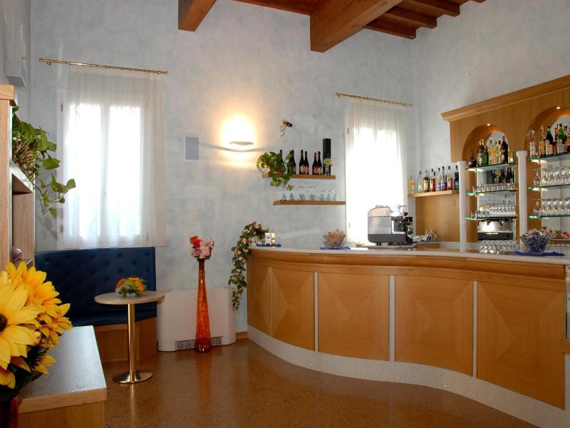 Villa Aretusi image