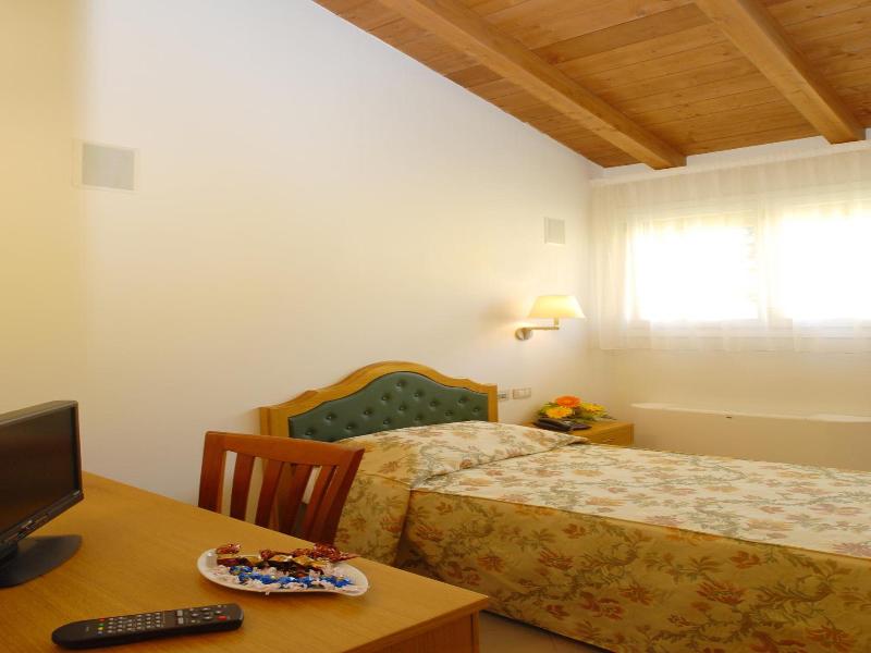 Villa Aretusi image