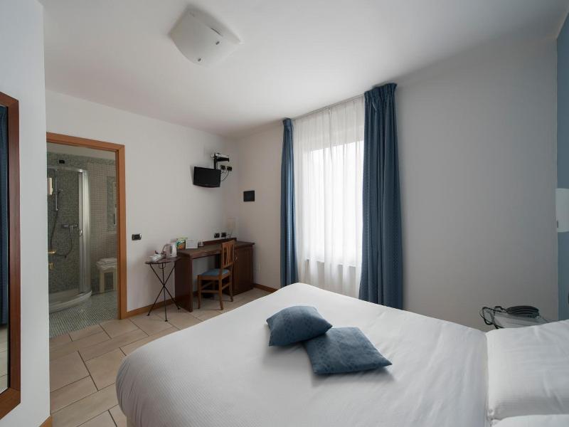 Hotel Villa Colico image