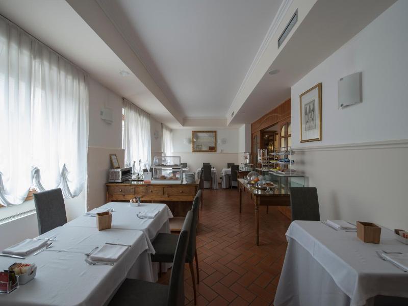 Hotel Villa Colico image