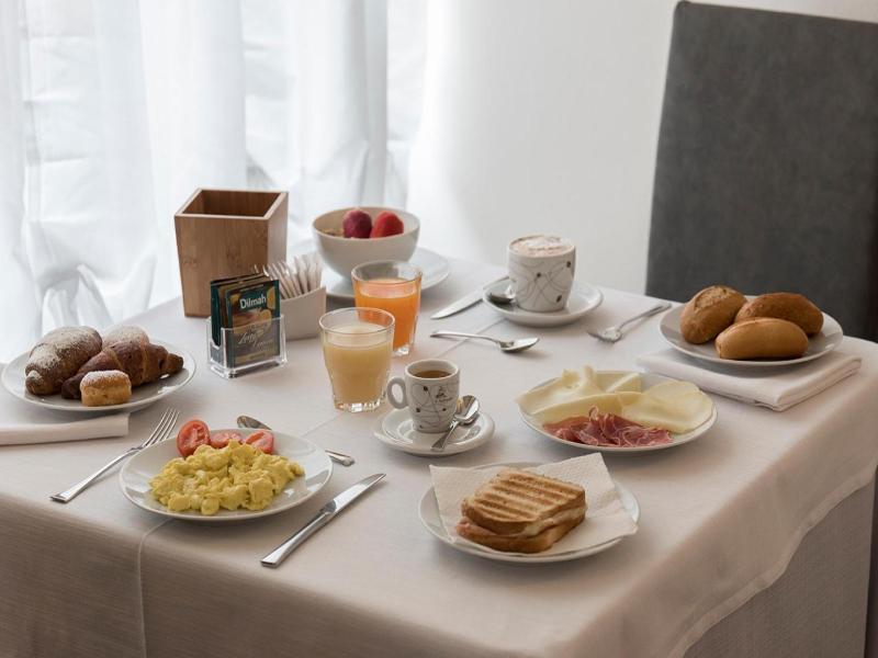 Hotel Villa Colico image