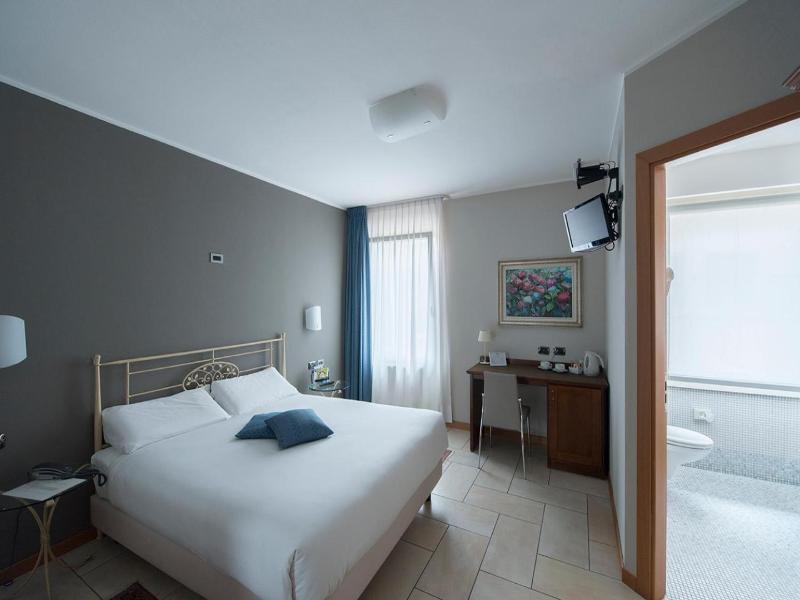 Hotel Villa Colico image
