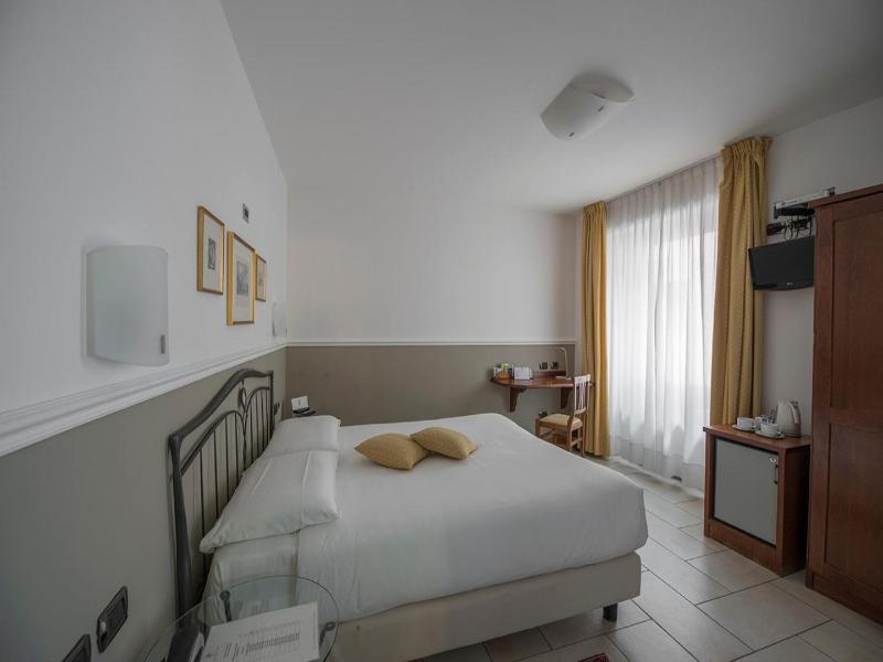 Hotel Villa Colico image