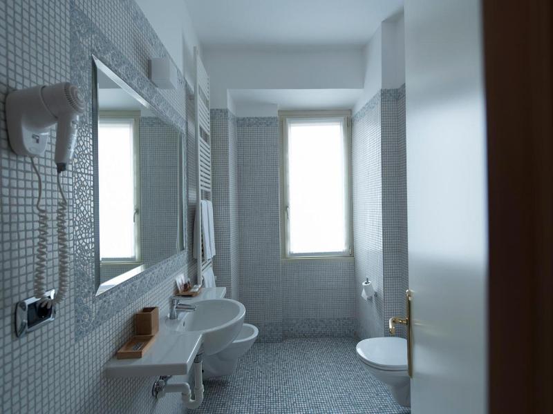 Hotel Villa Colico image