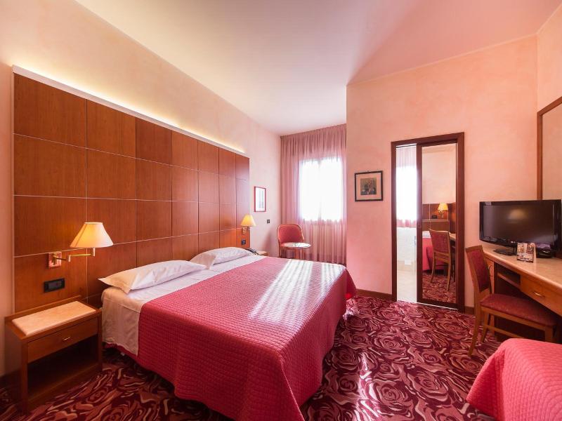 Hotel Alan image