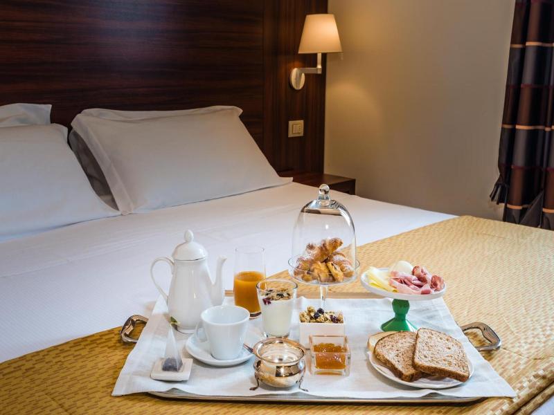 Delfina Palace Hotel image