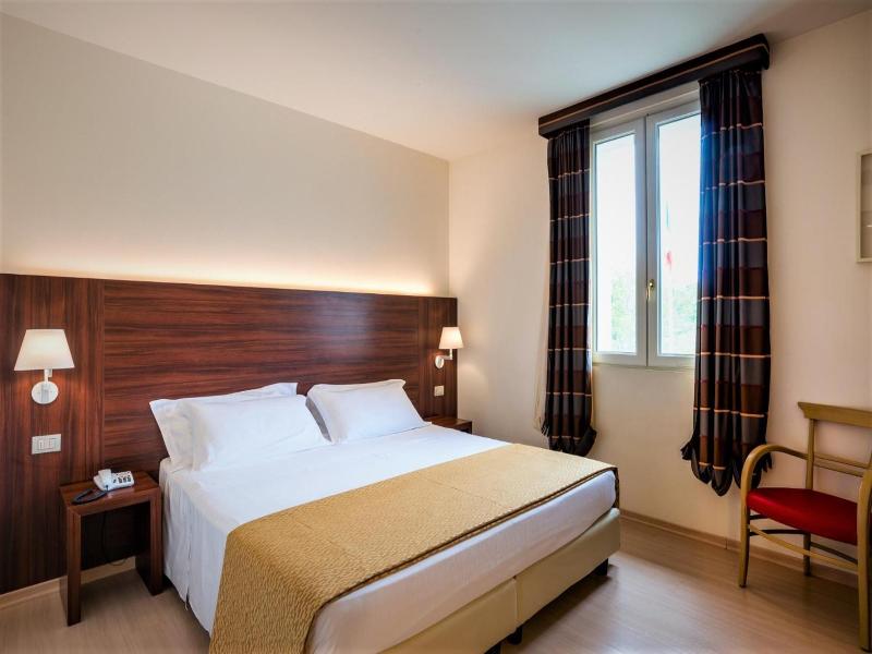 Delfina Palace Hotel image