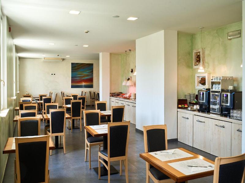Delfina Palace Hotel image