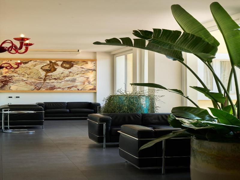 Delfina Palace Hotel image