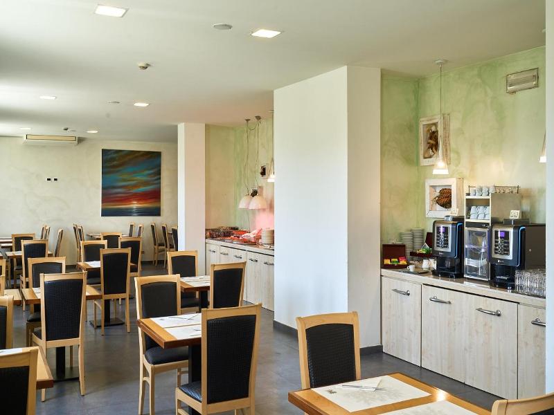Delfina Palace Hotel image