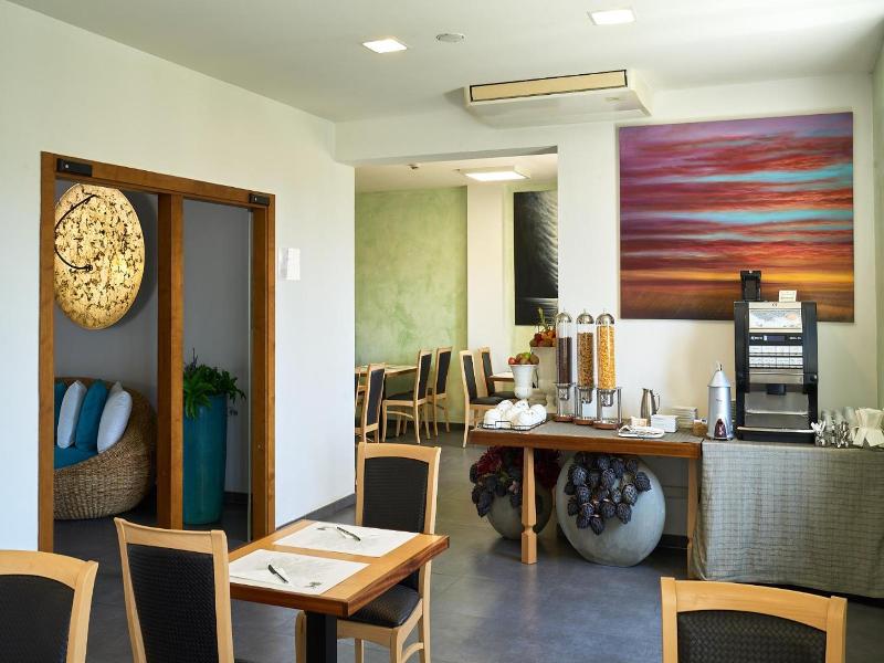 Delfina Palace Hotel image