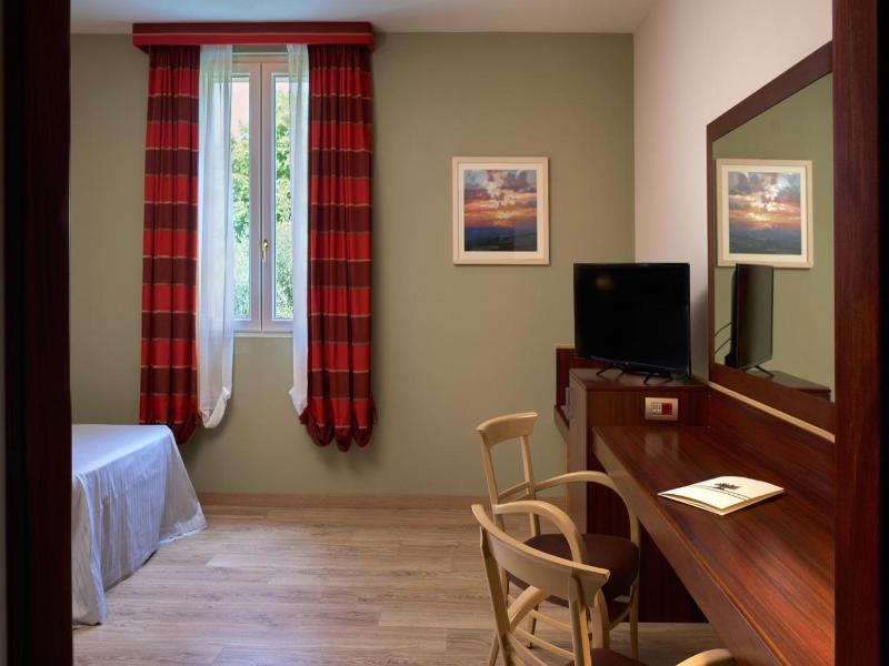 Delfina Palace Hotel image