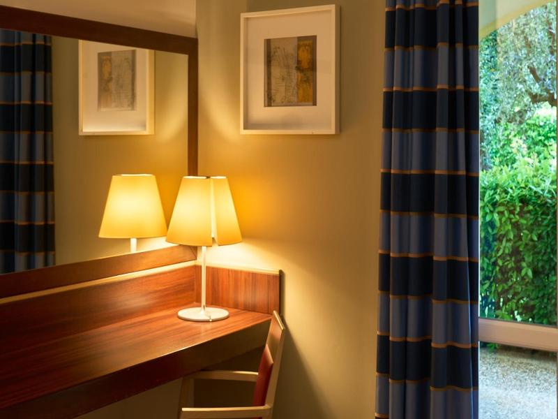 Delfina Palace Hotel image