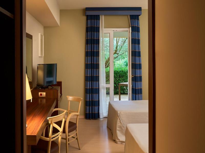 Delfina Palace Hotel image