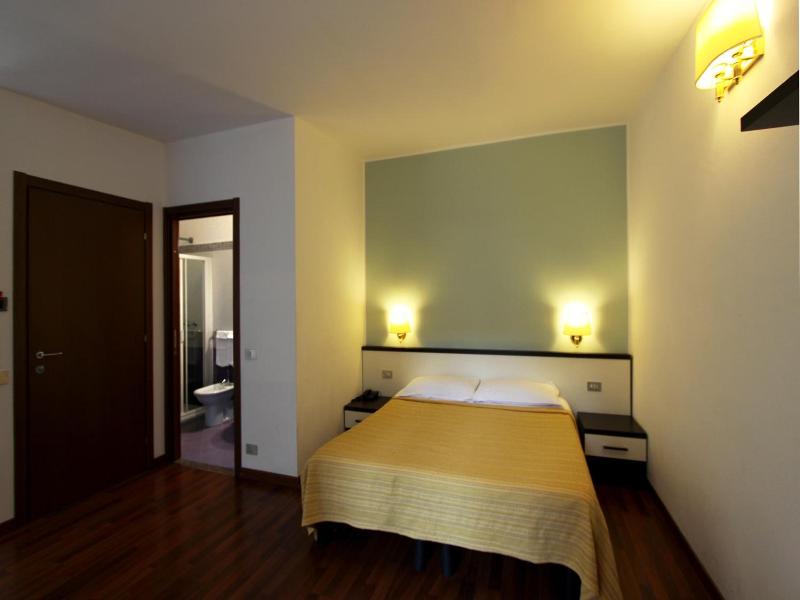 Lux Hotel Durante image