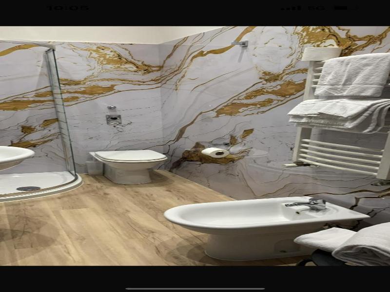 Lux Hotel Durante image