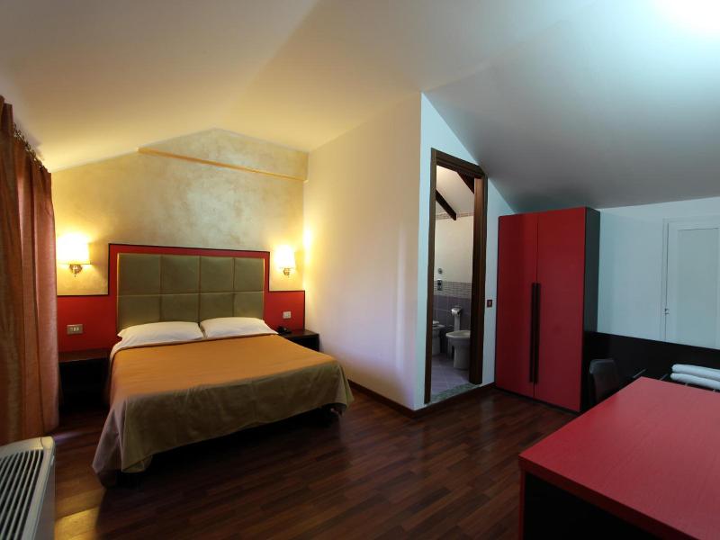 Lux Hotel Durante image