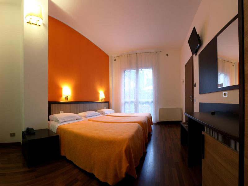Lux Hotel Durante image