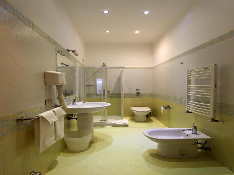 Lux Hotel Durante image