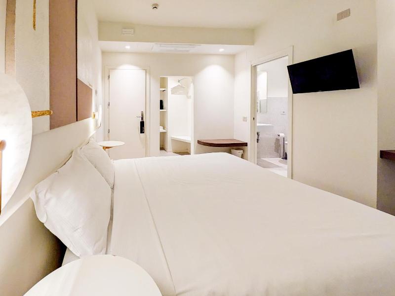 Hotel Lauri image
