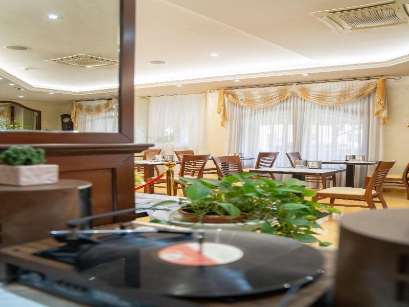 Hotel La Noce image