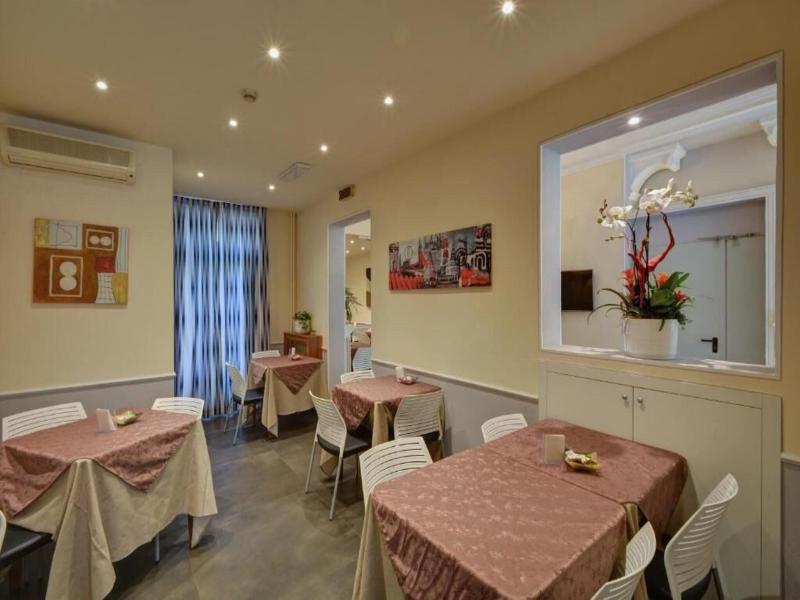 Hotel Universo image
