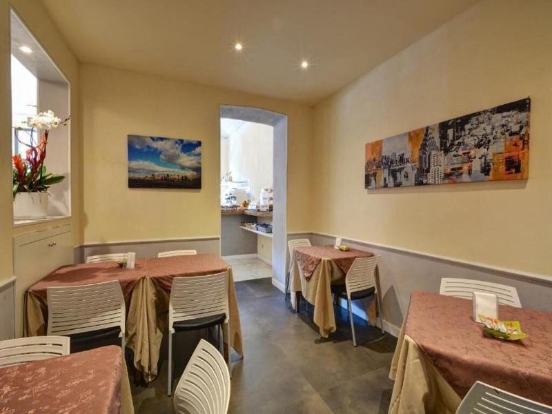 Hotel Universo image