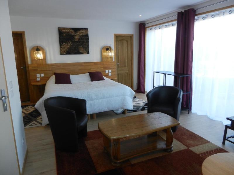 Hôtel Les Charmilles De Mormal image