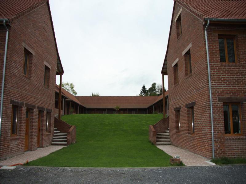 Hôtel Les Charmilles De Mormal image