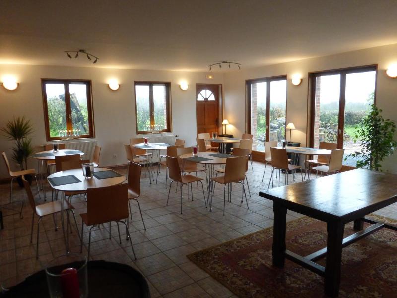 Hôtel Les Charmilles De Mormal image