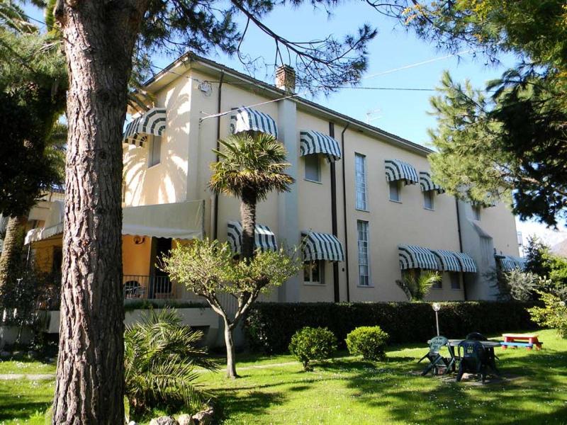 Hotel Parma Mare image