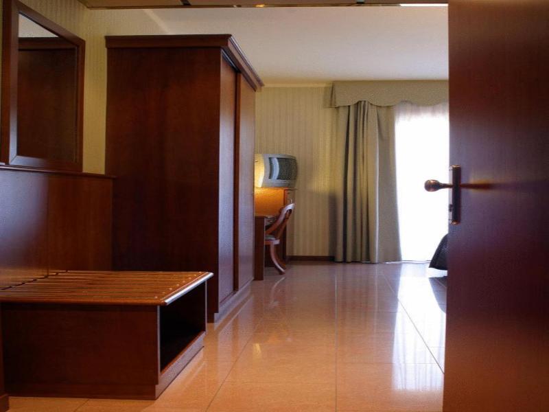 Hotel Willy image