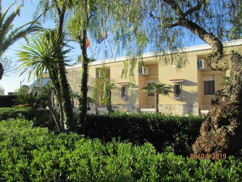 Hotel Tropical image