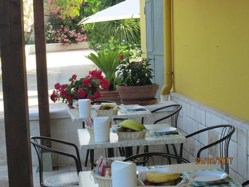 Hotel Tropical image