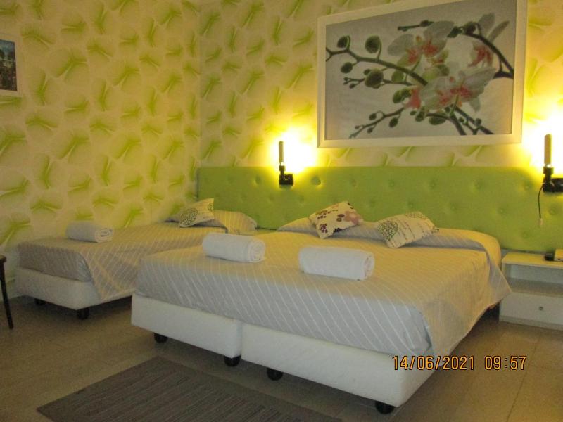 Hotel Tropical image