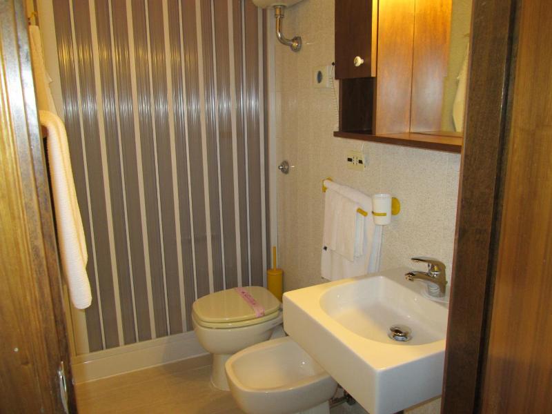 Hotel Tropical image