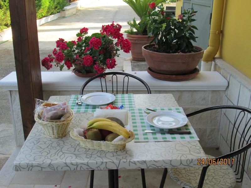 Hotel Tropical image