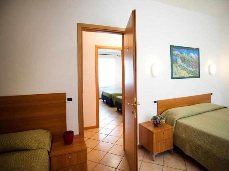 Hotel La Toscana image