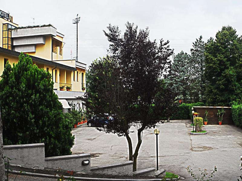 Hotel Ebe image