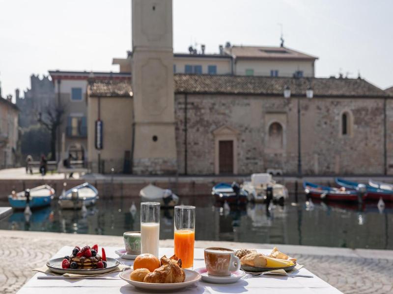 Hotel Alla Grotta image