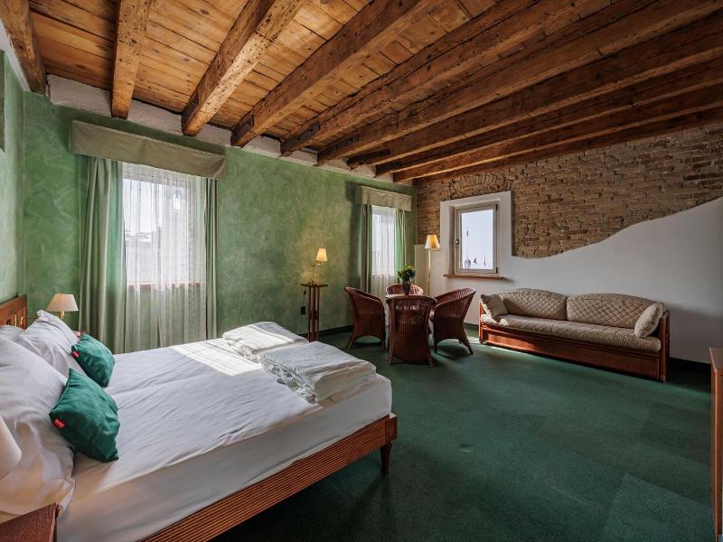 Hotel Alla Grotta image