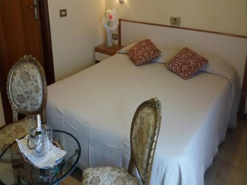 Hotel Le Vigne image