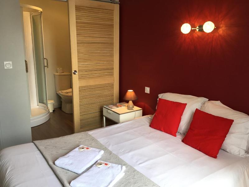 Cafe Hotel Du Theatre image
