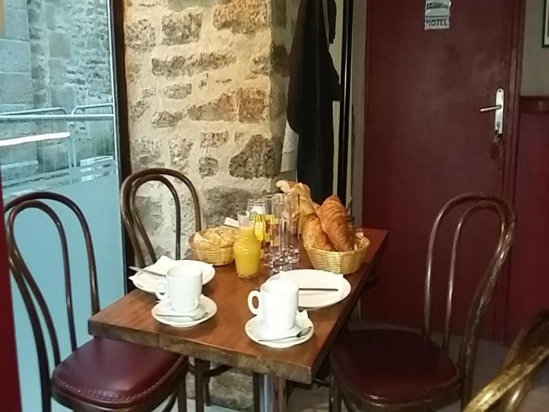 Cafe Hotel Du Theatre image
