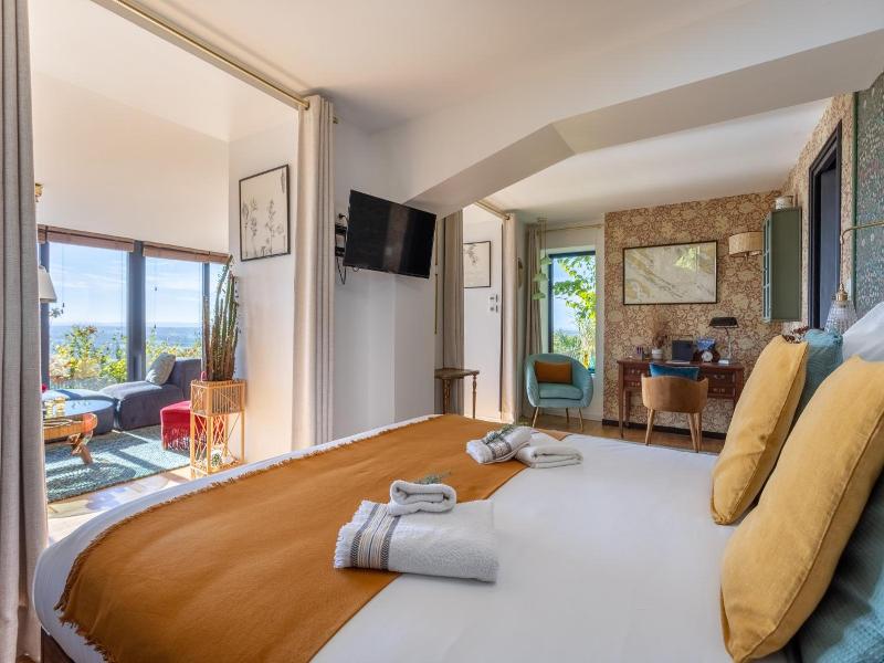 Lodge-bélvédere Sur Les Hauteurs De Vichy image