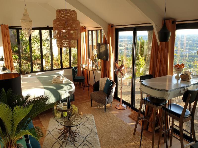 Lodge-bélvédere Sur Les Hauteurs De Vichy image