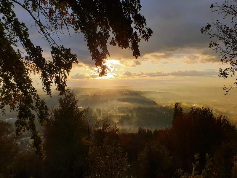 Lodge-bélvédere Sur Les Hauteurs De Vichy image