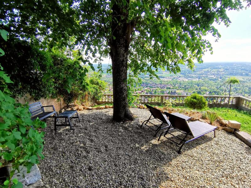 Lodge-bélvédere Sur Les Hauteurs De Vichy image