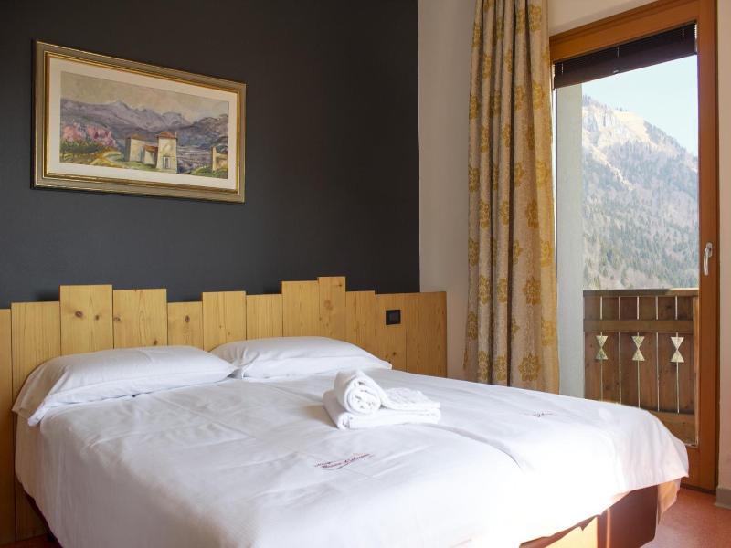 Albergo Croce D'aune image